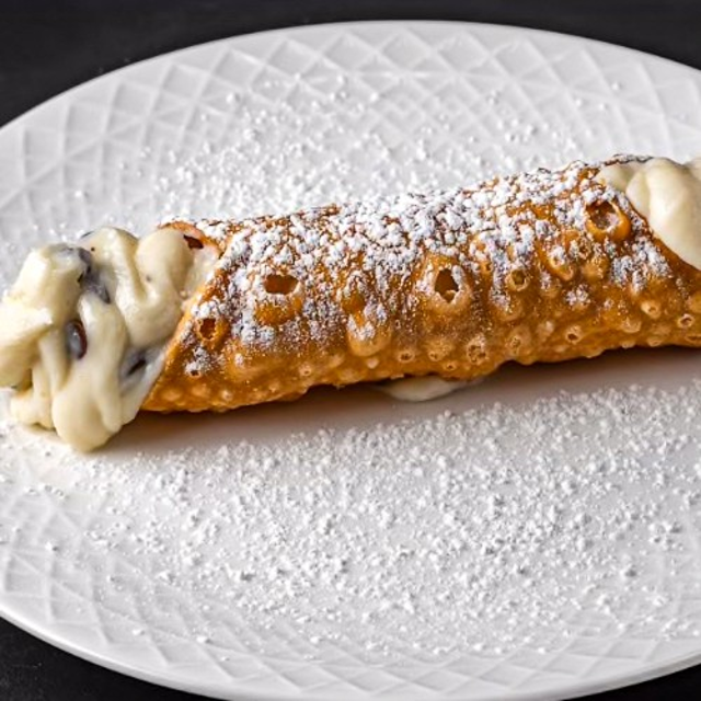 Cannoli.
