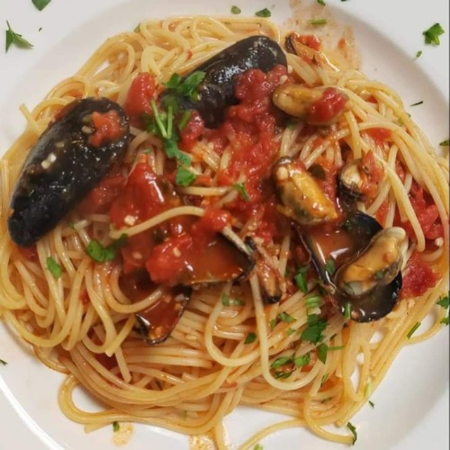 Pasta with Mussels Marinara.