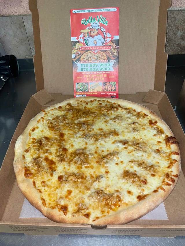 Buffalo Chicken Pizza (Medium 14").